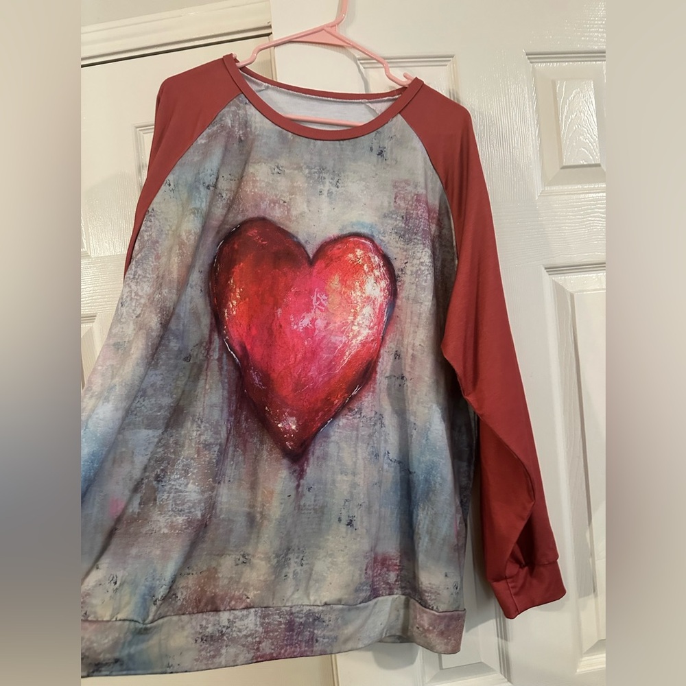 Heart pullover